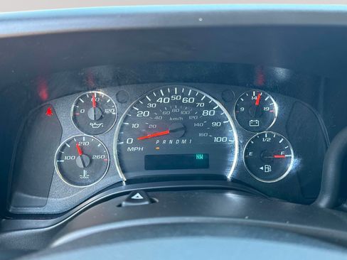 Used 2025 Chevrolet Express 3500 LT w/ LT Preferred Equipment Group RWD image 14