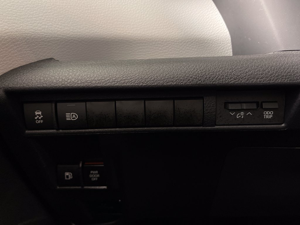 Certified 2026 Toyota Sienna LE AWD/4WD image 28
