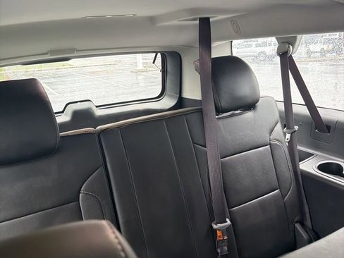 Used 2017 Chevrolet Suburban LT AWD/4WD image 18