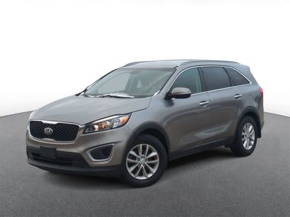 Used 2016 Kia Sorento LX w/ LX Convenience Package