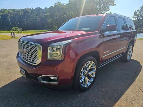 Used 2017 GMC Yukon Denali w/ Open Road Package AWD/4WD image 11