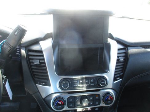 Used 2017 Chevrolet Suburban LT image 29