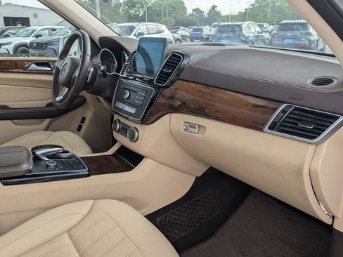 Used 2018 Mercedes-Benz GLS 450 4MATIC image 31