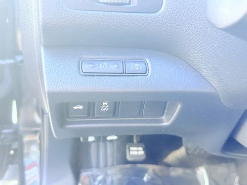 Used 2017 Nissan Altima 2.5 SR w/ Midnight Edition Package image 19