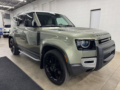 Used 2022 Land Rover Defender 110 SE image 3