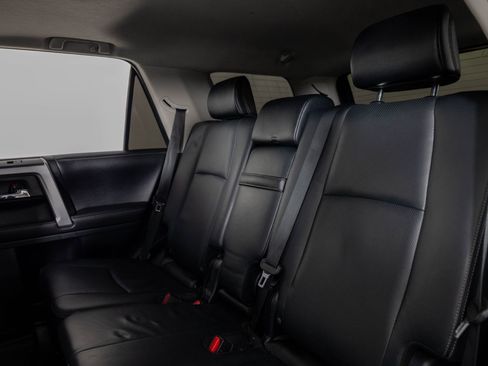 Used 2015 Toyota 4Runner Limited image 18