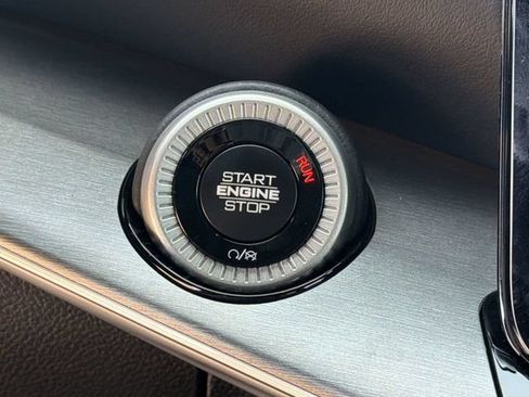 New 2026 Jeep Grand Wagoneer L Limited AWD/4WD image 17