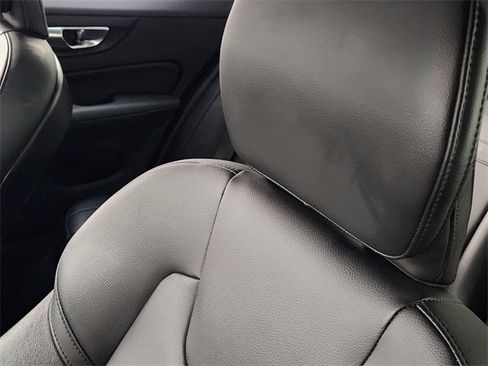 Used 2024 Volvo S60 B5 Core image 15