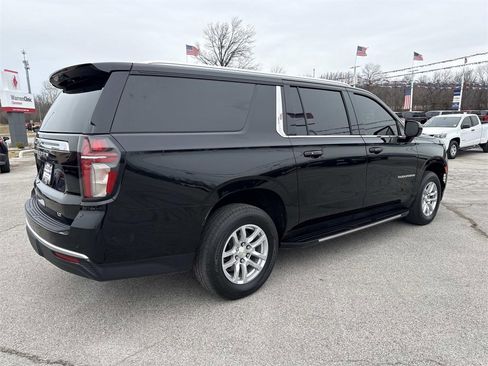 Used 2021 Chevrolet Suburban LT image 7