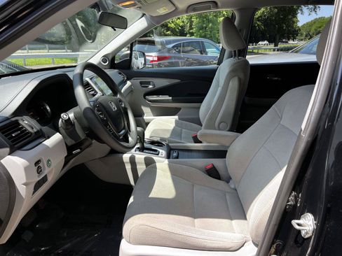 Used 2017 Honda Pilot EX image 18
