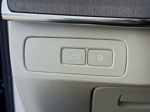 New 2026 Volvo XC90 T8 Ultra w/ Protection Package AWD/4WD image 10