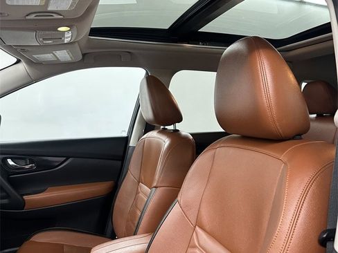 Used 2017 Nissan Rogue SL w/ SL Premium Package image 12