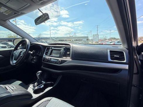 Used 2015 Toyota Highlander Plus image 20