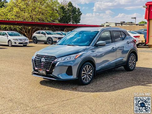Used 2021 Nissan Kicks SV FWD image 4