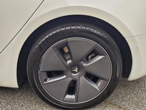 Used 2022 Tesla Model 3 image 10