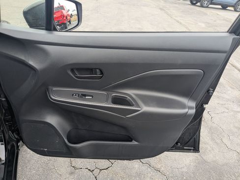 Used 2020 Nissan Versa S image 30