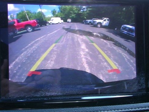 Used 2025 Chrysler Pacifica Limited FWD image 24