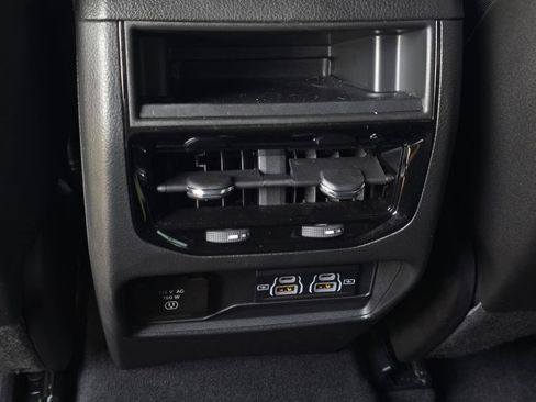 Used 2025 Jeep Grand Cherokee Altitude AWD/4WD image 29