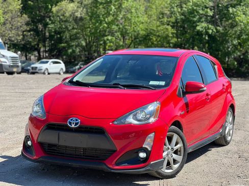 Used 2017 Toyota Prius C Four FWD image 2