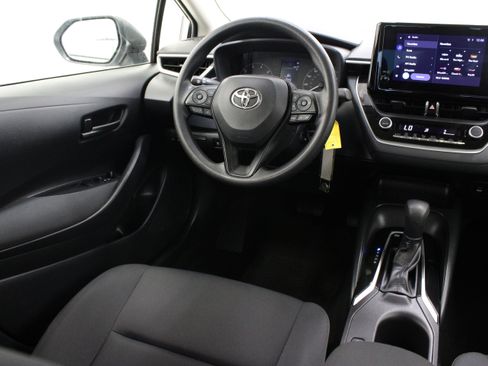 Used 2025 Toyota Corolla LE FWD image 26