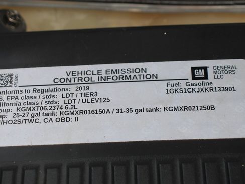 Used 2019 GMC Yukon Denali w/ Open Road Package image 17