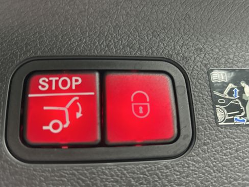 Certified 2025 Mercedes-Benz GLS 580 4MATIC image 13