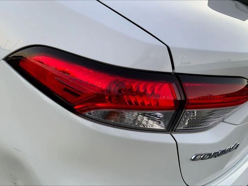 Used 2020 Toyota Corolla LE image 25