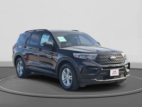 Certified 2020 Ford Explorer XLT image 4