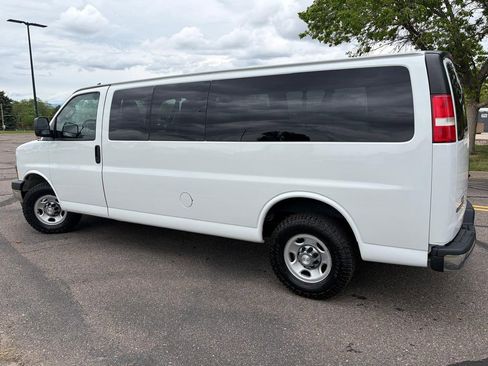 Used 2018 Chevrolet Express 3500 LT w/ LT Preferred Equipment Group RWD image 2