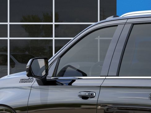 New 2026 Chevrolet Suburban High Country AWD/4WD image 36
