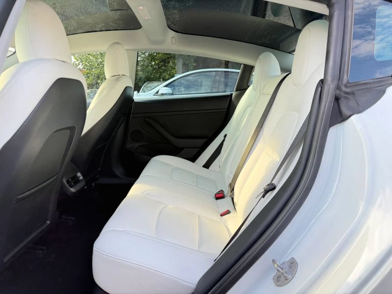 Used 2022 Tesla Model 3 Performance AWD/4WD image 15