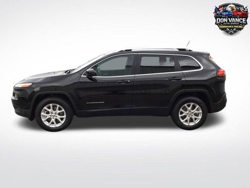 Used 2018 Jeep Cherokee Latitude AWD/4WD image 3