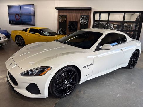 Used 2018 Maserati GranTurismo Sport image 3