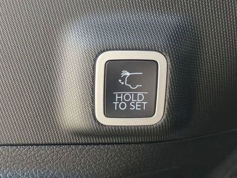 Certified 2023 Jeep Grand Cherokee Overland w/ Luxury Tech Group IV image 15