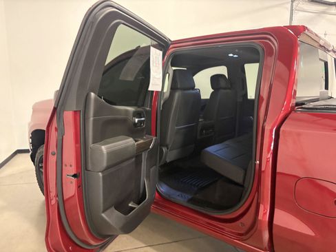 Used 2019 Chevrolet Silverado 1500 LT Trail Boss AWD/4WD image 33
