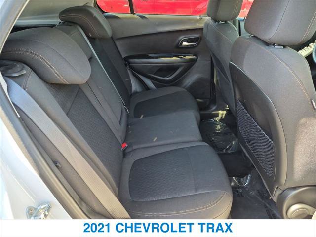 Used 2021 Chevrolet Trax LS w/ Tint and Cruise Package AWD/4WD image 24