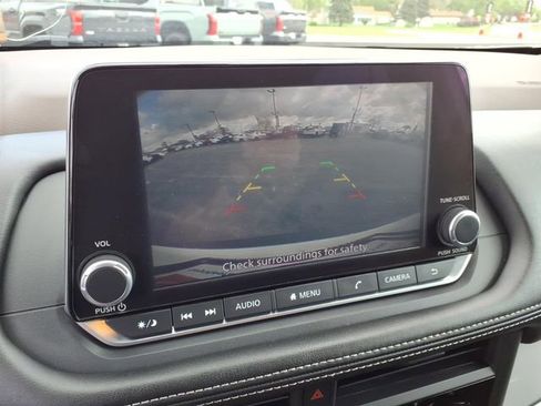 Used 2023 Nissan Rogue S image 21