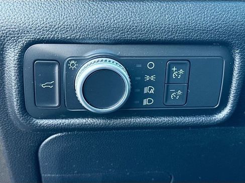 Used 2022 Ford Explorer XLT w/ Class IV Trailer Tow Package image 12