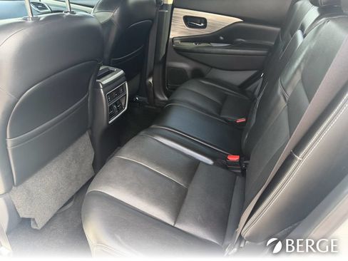 Used 2016 Nissan Murano Platinum w/ Platinum Technology Package FWD image 18