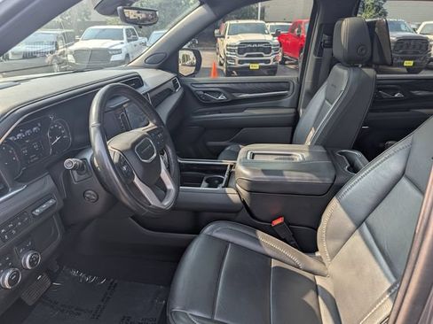 Used 2021 GMC Yukon XL Denali w/ Denali Premium Package AWD/4WD image 12
