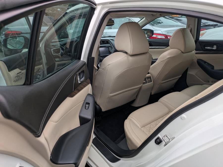 Used 2016 Nissan Maxima Platinum FWD image 11
