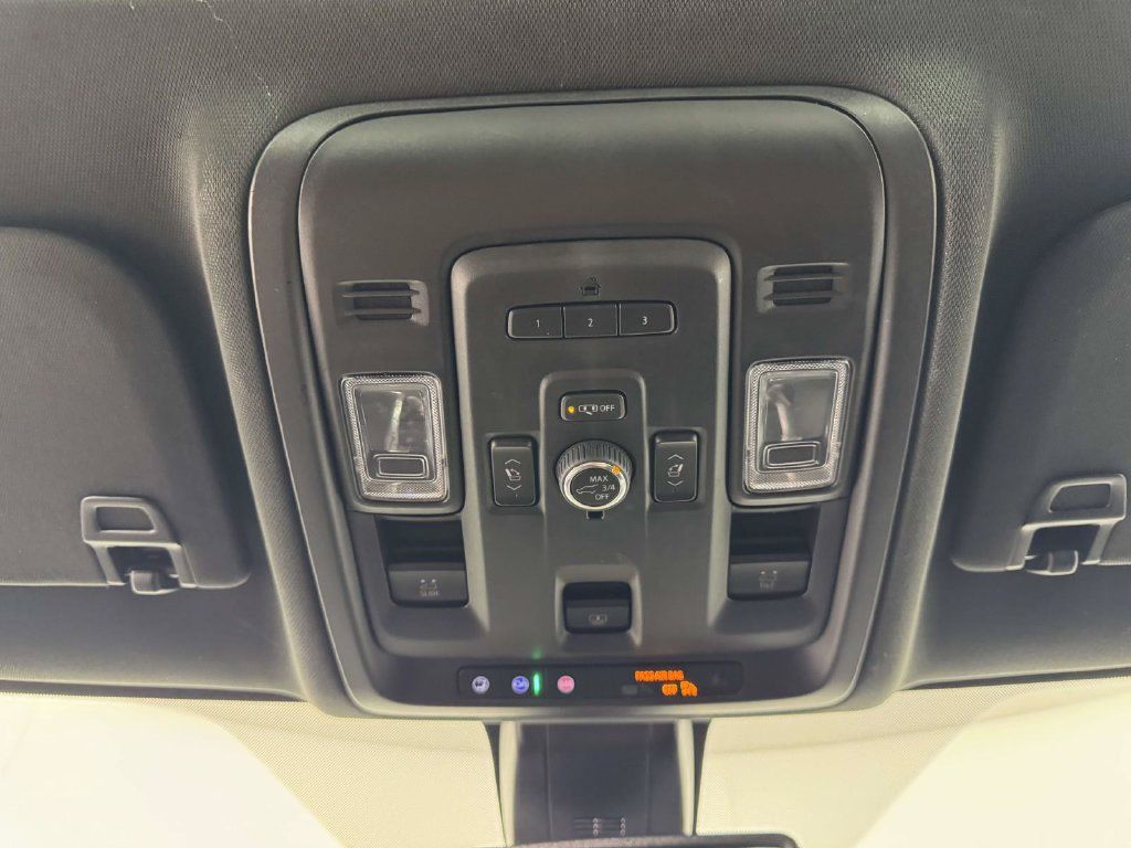 Used 2022 Chevrolet Suburban LT w/ LT Signature Package AWD/4WD image 23