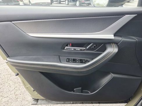 Certified 2025 MAZDA CX-70 Plug-In Hybrid w/ Premium Plus AWD/4WD image 32