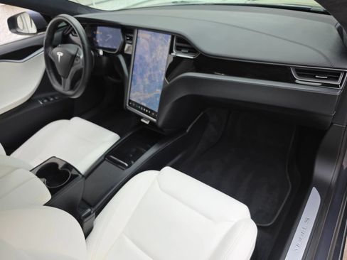 Used 2020 Tesla Model S Long Range Plus AWD/4WD image 28