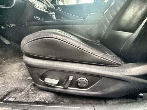 Used 2025 Hyundai Elantra Limited FWD image 12