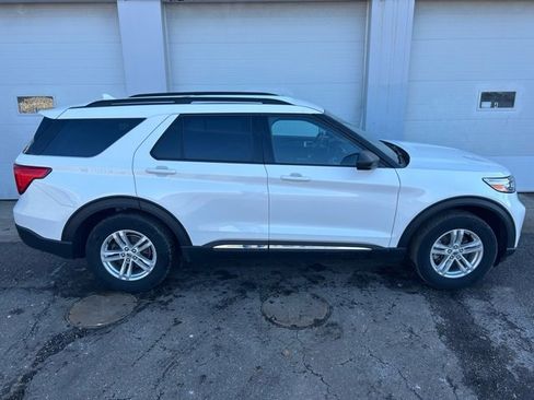 Certified 2023 Ford Explorer XLT w/ Equipment Group 202A image 6