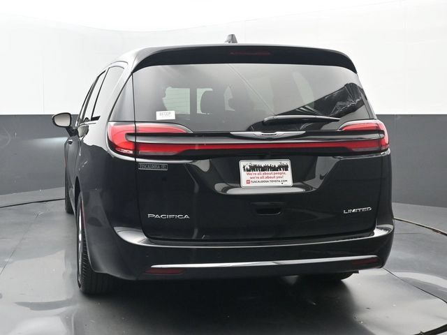 Used 2026 Chrysler Pacifica Limited FWD image 19