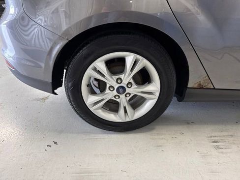 Used 2014 Ford Focus SE w/ SE Winter Package FWD image 35