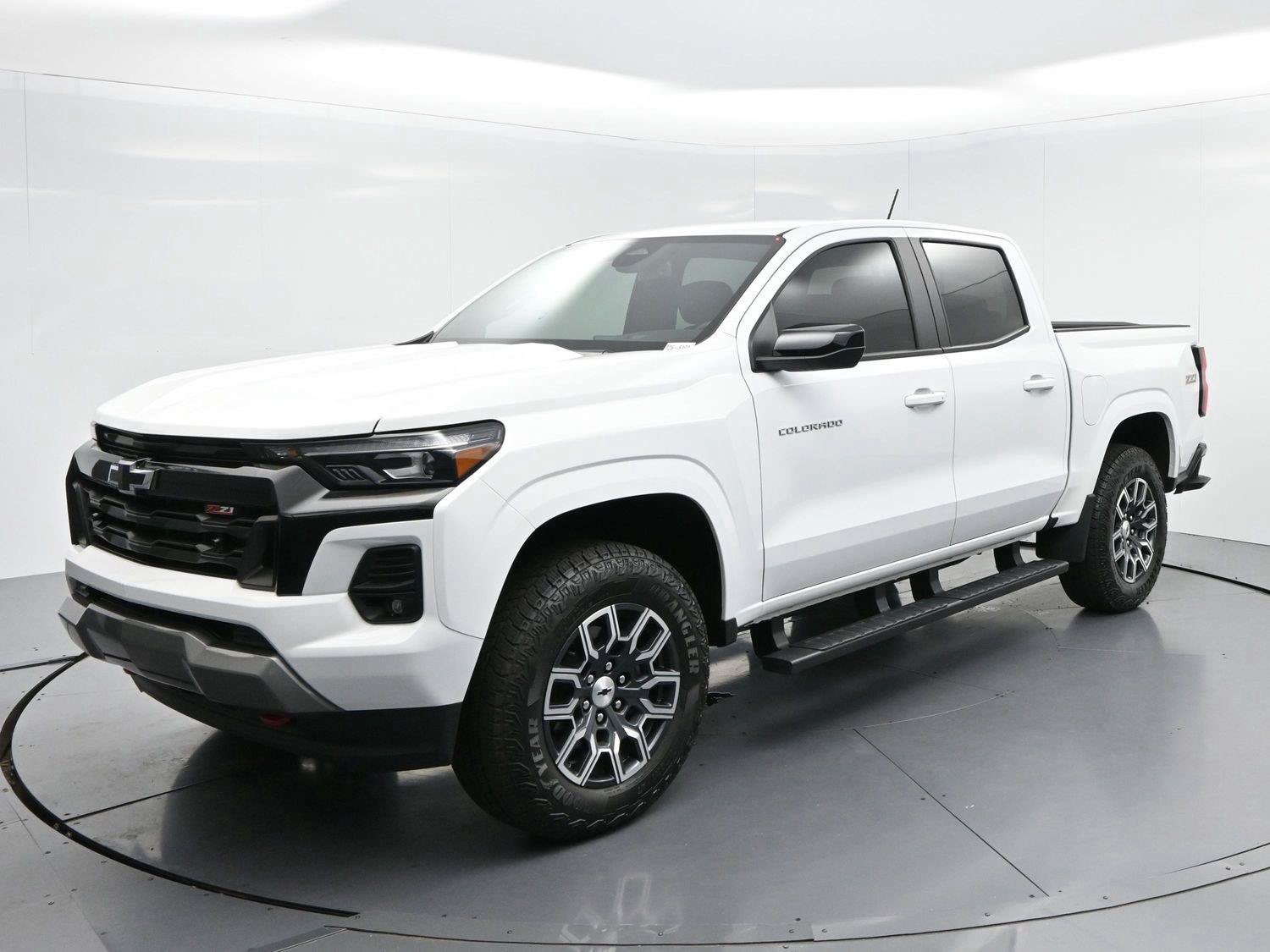 Used 2026 Chevrolet Colorado Z71 AWD/4WD image 3