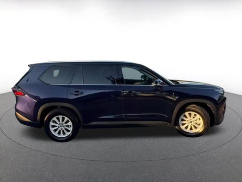 Used 2025 Toyota Grand Highlander XLE image 16